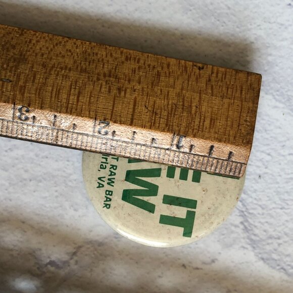 I Ate It Raw Eastport Raw Bar Alexandria VA Pinback Button Souvenir Gag Gift - Picture 4 of 4